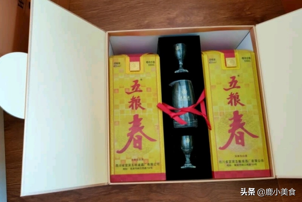 推荐8款“中档”白酒礼盒，包装高档酒好喝，春节送礼，好看有面