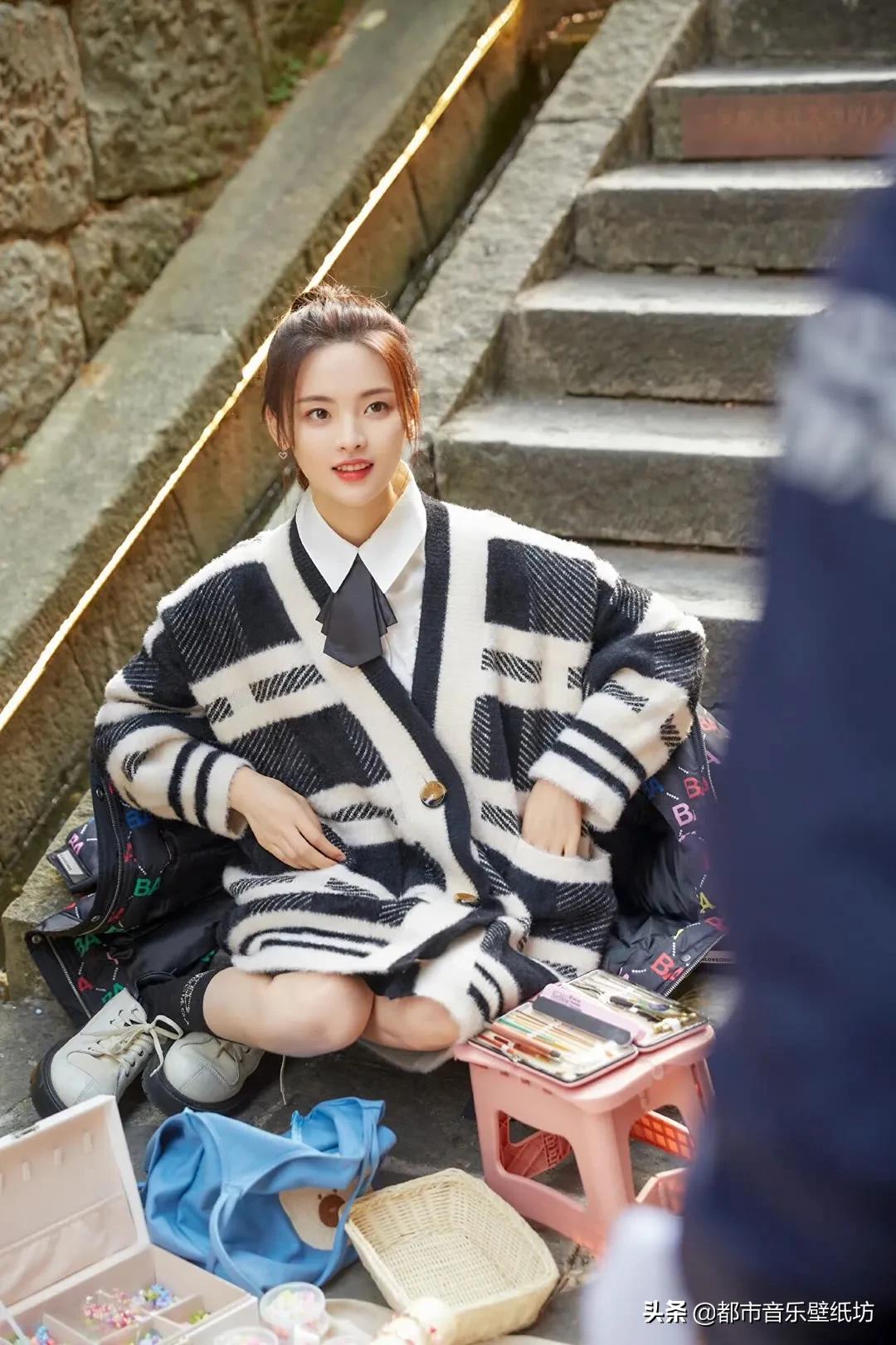 杨超越高清时尚穿搭美图壁纸