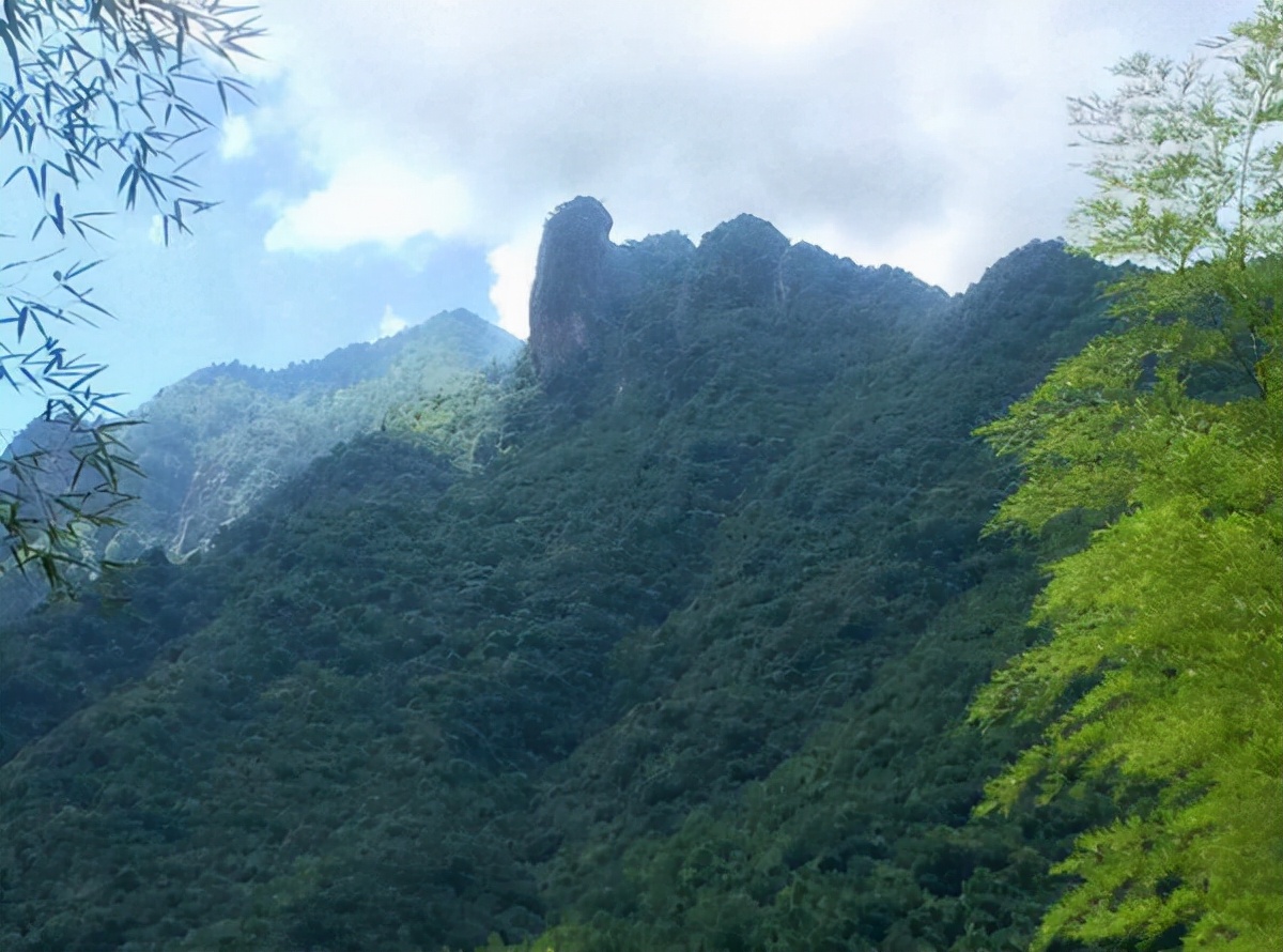 山色倾城，溪水淙淙，如此美艳的太山，千万别错过