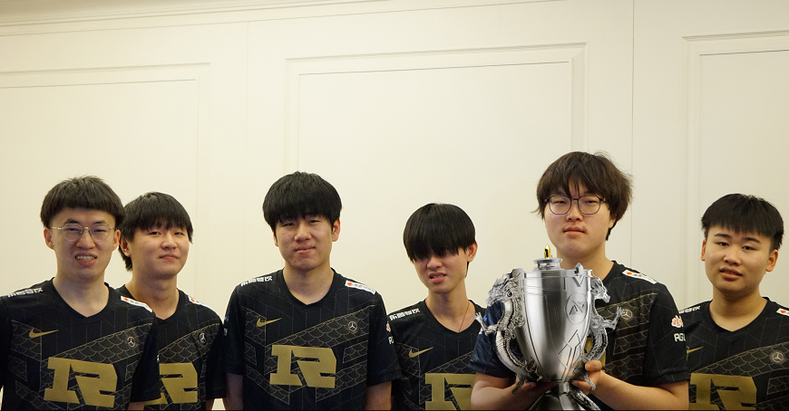 而且也确有原因,毕竟在之前的比赛里面,rng是3-1轻松带走tes