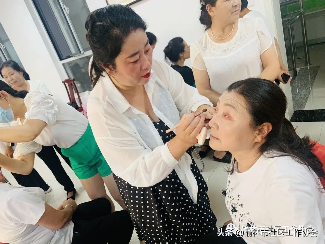 【公益项目】《“邻里大姐”金榆困境妇女再就业项目》美妆培训圆满结课！