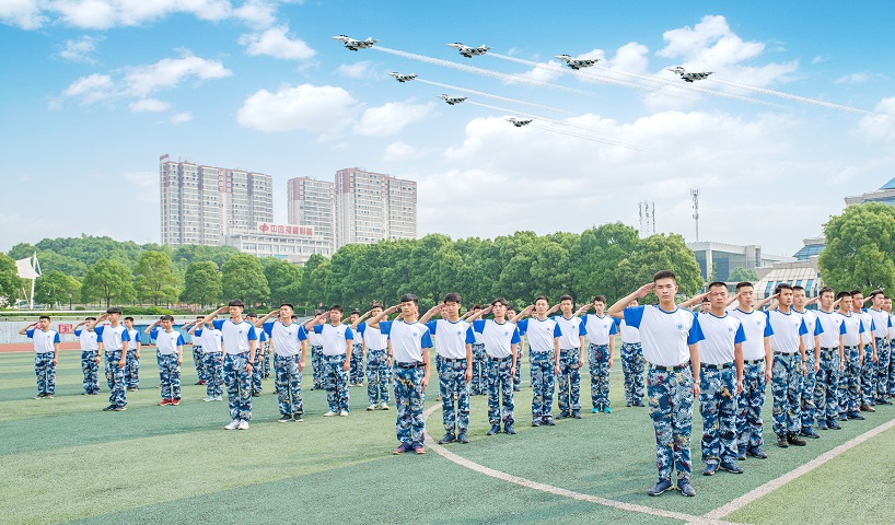 湖南长沙很牛的1所高中，堪称空军飞行员后援队，可惜名气不大