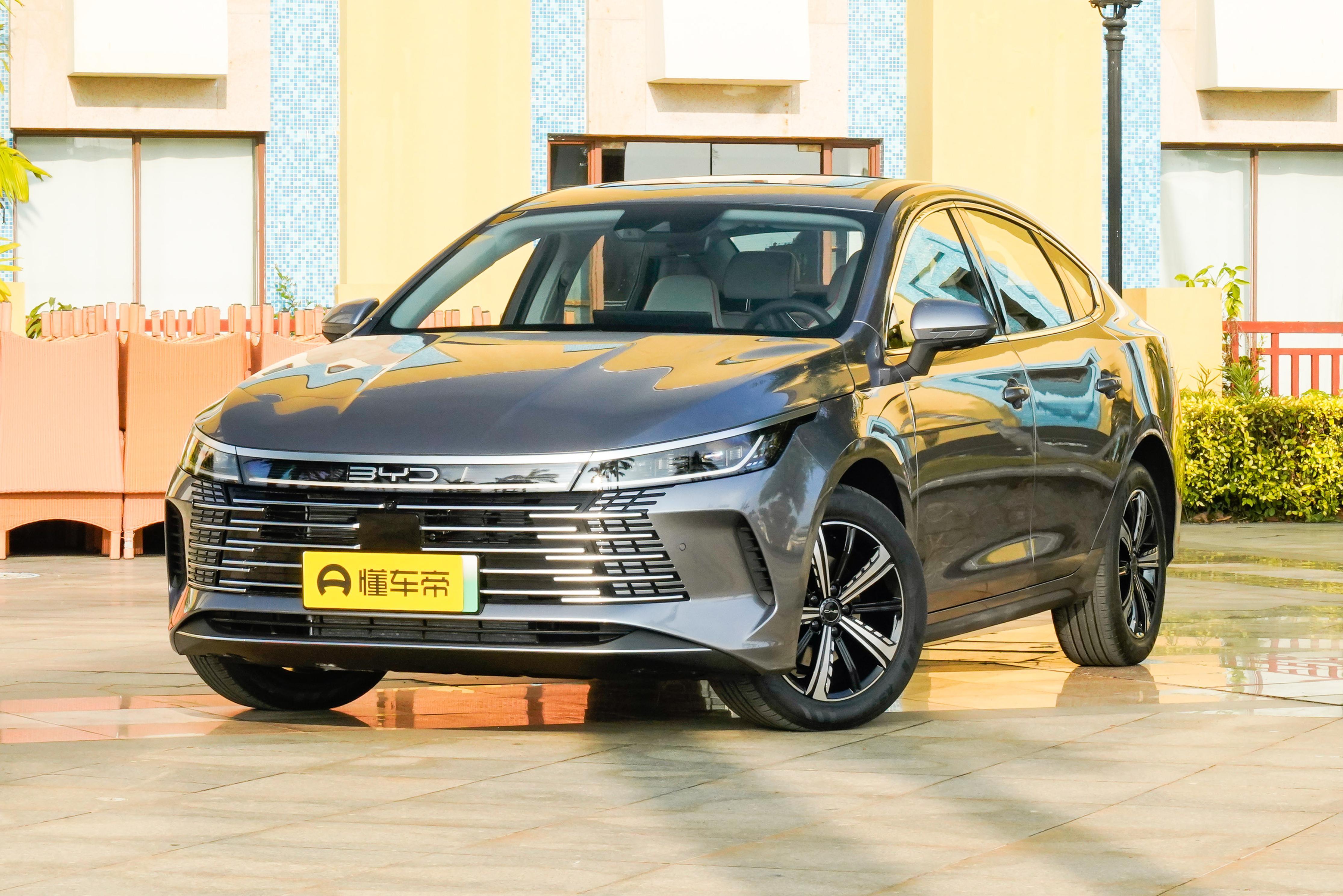 新车|“军舰”系列登场，比亚迪驱逐舰05正式上市，售11.98万元起