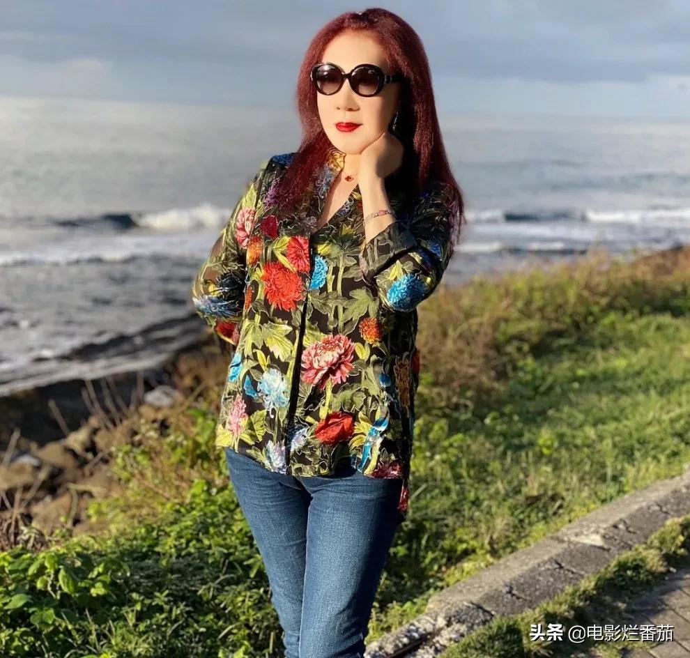 被全网骂了二十多年的西门大妈，与男神演亲密戏，黯然退圈之谜