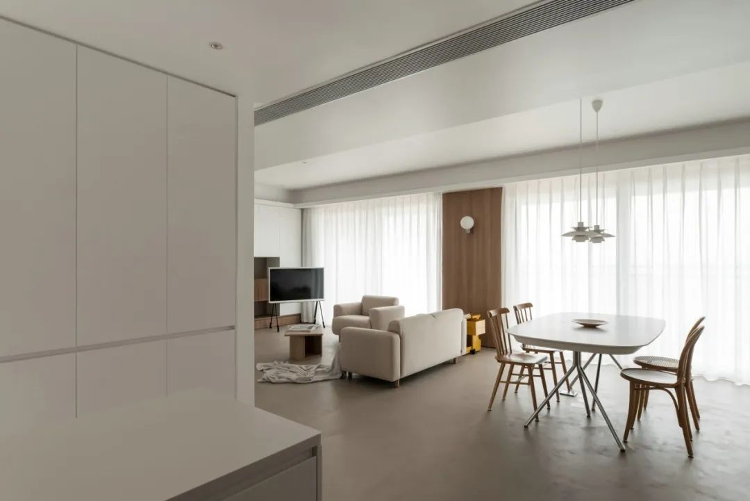 小户型原木风装修效果图，温馨自然又显 spacious