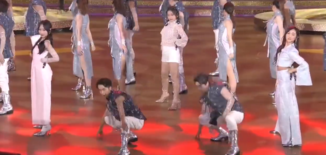 七一晚会15位女星一道风景线：汪明荃牡丹裙华贵，孟庆旸又出圈了