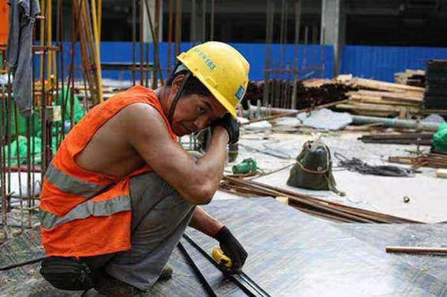 河北39岁男子自甘堕落，吃喝拉撒都让父母伺候，扬言要及时行乐