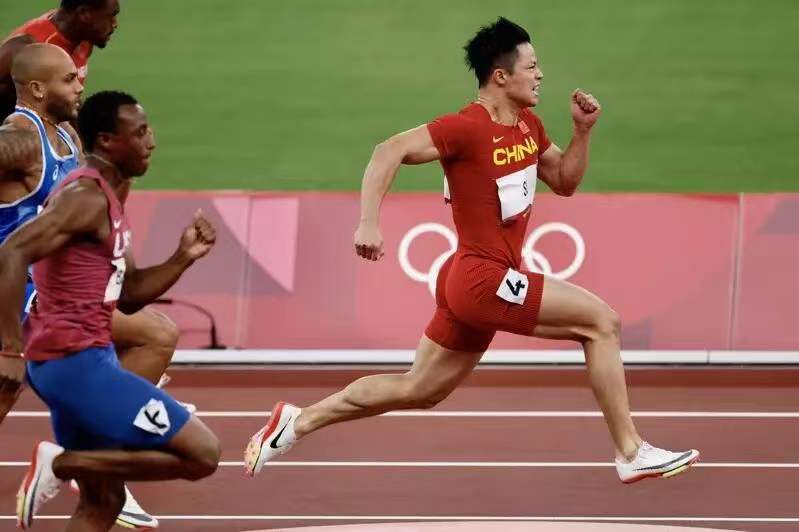 震撼！100张照片带你回顾2021，疫情第二年，这些事永远难忘...…