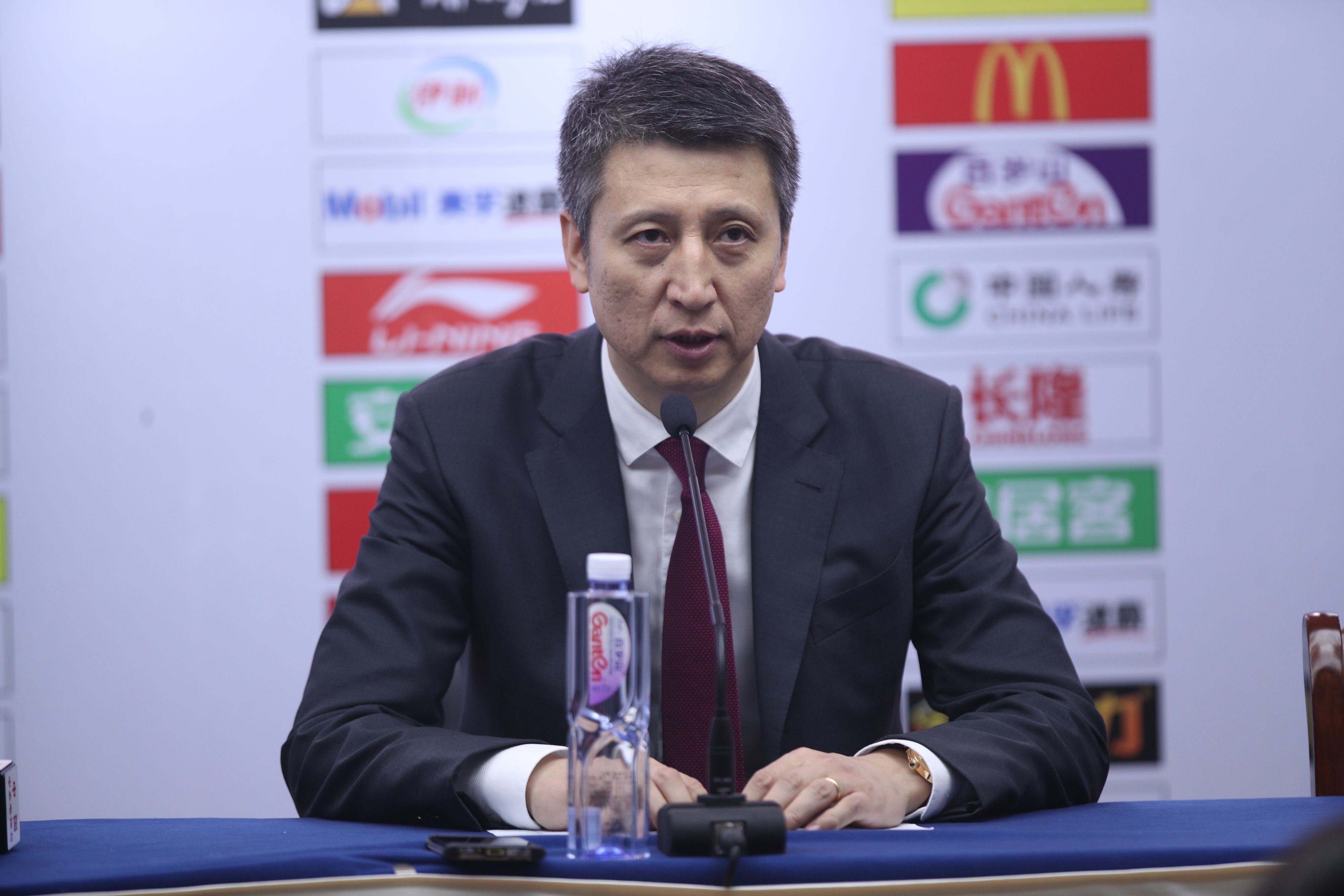 98年辽宁足球队主教练(辽宁男篮功勋主帅郭士强,十六年执教生涯,改变