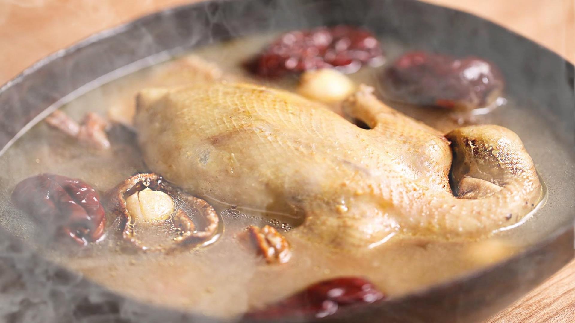 炖鸽子汤时，牢记“3放2不放”搭配，最营养最好吃煲鸽子汤的做法