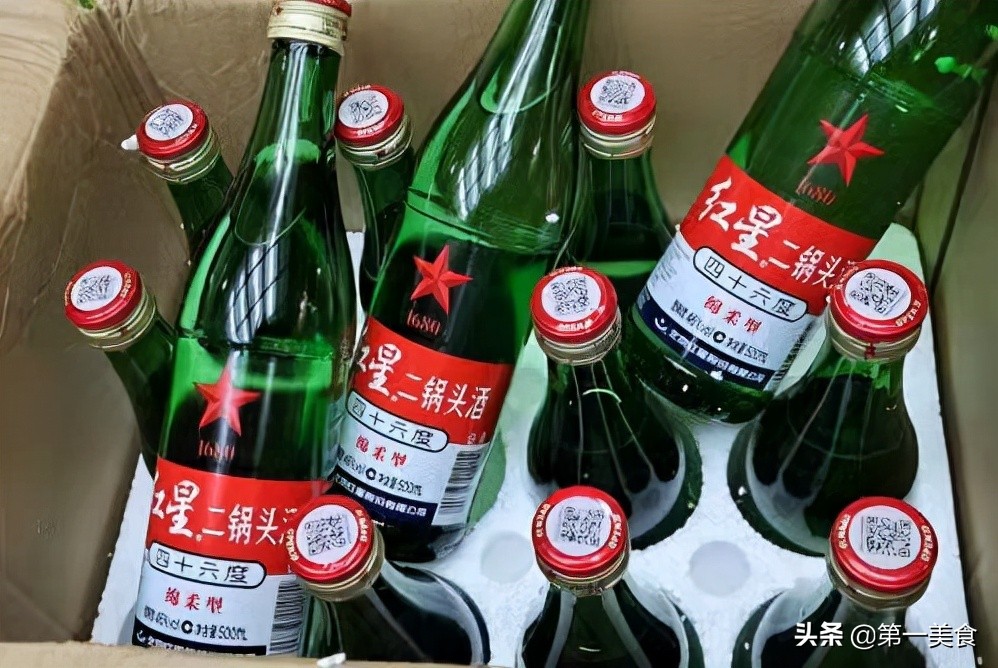 52岁大叔的酒单，同龄人看了心酸，感叹人到中年“不如狗”