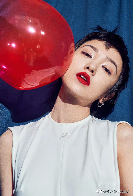 肋骨凸出、青筋暴起？这些女星看脸貌美如花，一露就“灾难”