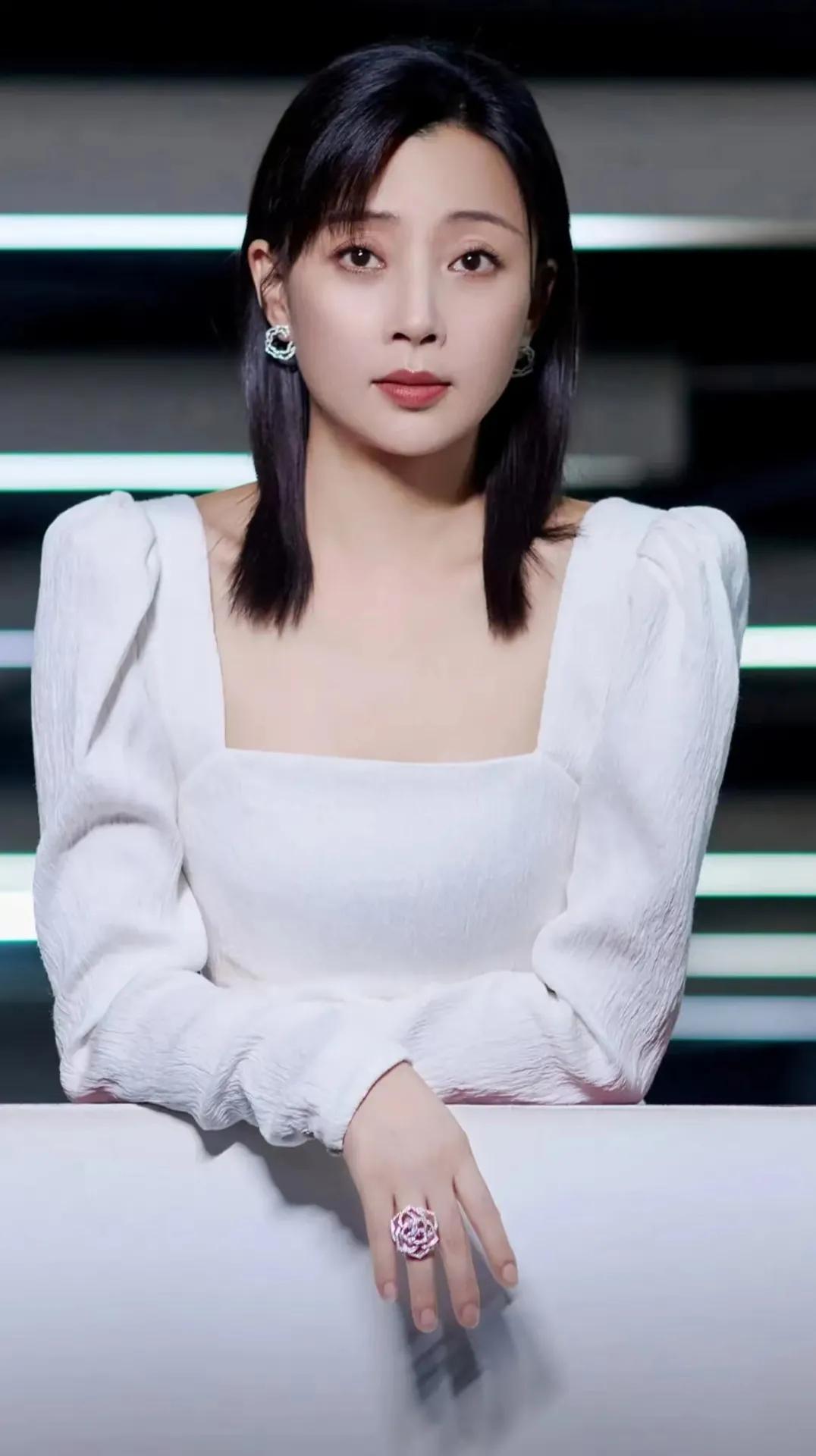 我愿意放弃一切去爱女演员殷桃