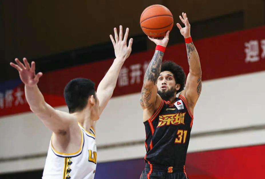 看cba坐哪個位置好</h2>

<p>　　本場比賽，東陽光隊（原浙江廣廈隊）的當家球星胡金秋傷愈復出繼續打了接近40分鐘，全場轟出28分9籃板的數據。在胡金秋的牽制之下，外援威爾哲高效得到20分8籃板5助攻，趙巖昊狂砍18分3籃板3助攻，孫銘徽怒摘4分6籃板7助攻3搶斷，朱俊龍貢獻2分5籃板5助攻，庫克也有9分5助攻的數據進賬。反觀，深圳隊的內線大殺器薩林杰得到16分10籃板3助攻5搶斷，布克拿下17分2助攻，沈梓捷只有5分5籃板3助攻2蓋帽的數據進賬。</p>

<p>　　<img alt=