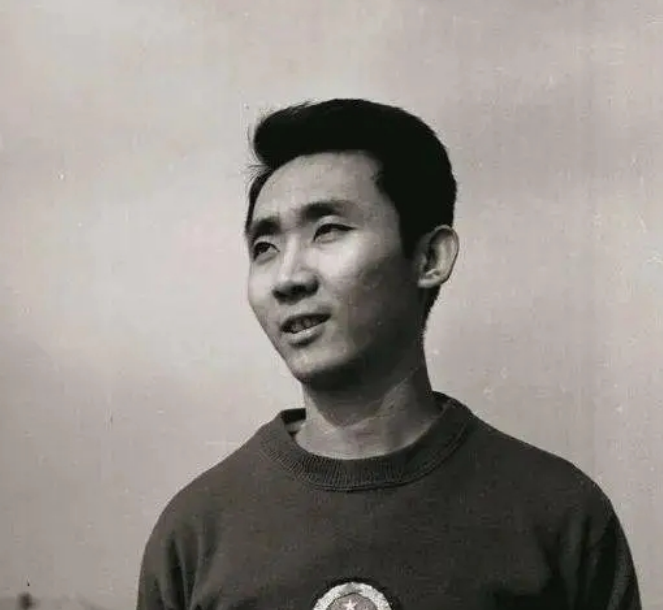 丹麦国家队主场上课(1965年，侯加昌去丹麦比赛，被冷落后提出一个建议，贺龙：好样的)