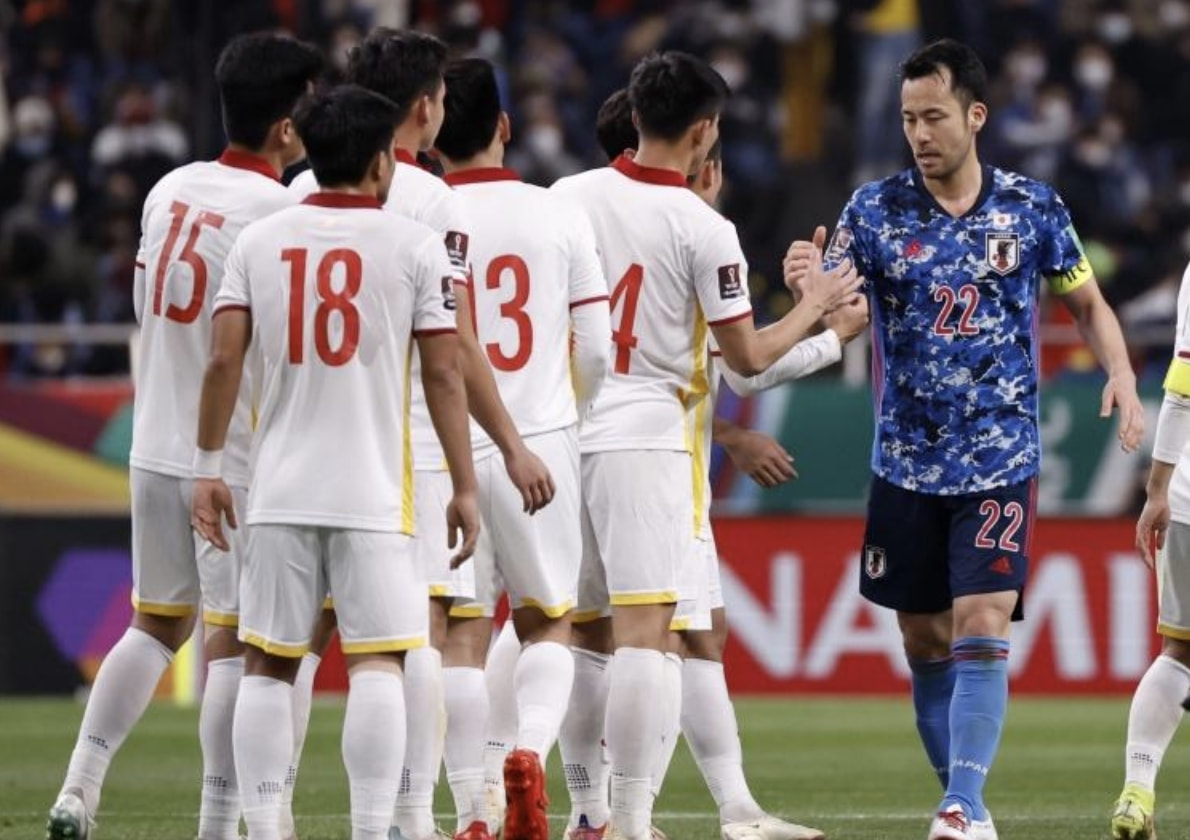 中国足球队在电视前面看世界杯(悲剧！韩媒嘲讽国足：现在的实力下降到连越南都害怕的地步)