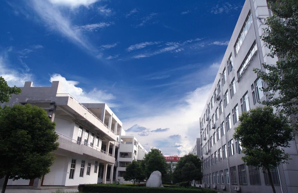 四川旅游学院2022年3月合同制工作人员招聘公告
