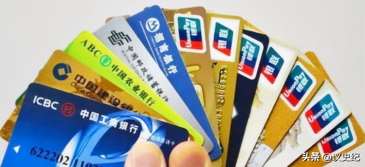 2017年，安徽一女会计贪污1158万，给男主播刷百万“钻石”