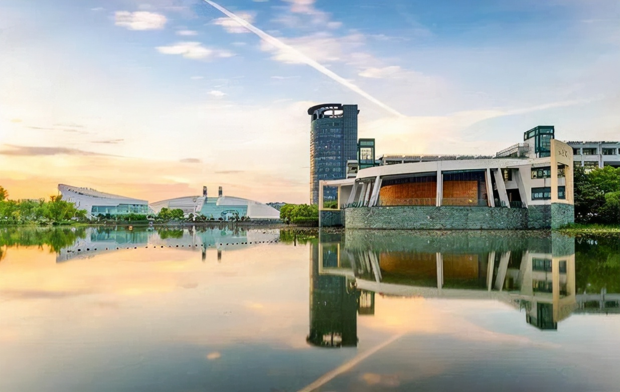 全国文科高校排名出炉！上海财大创造新高，浙江大学仅列第7