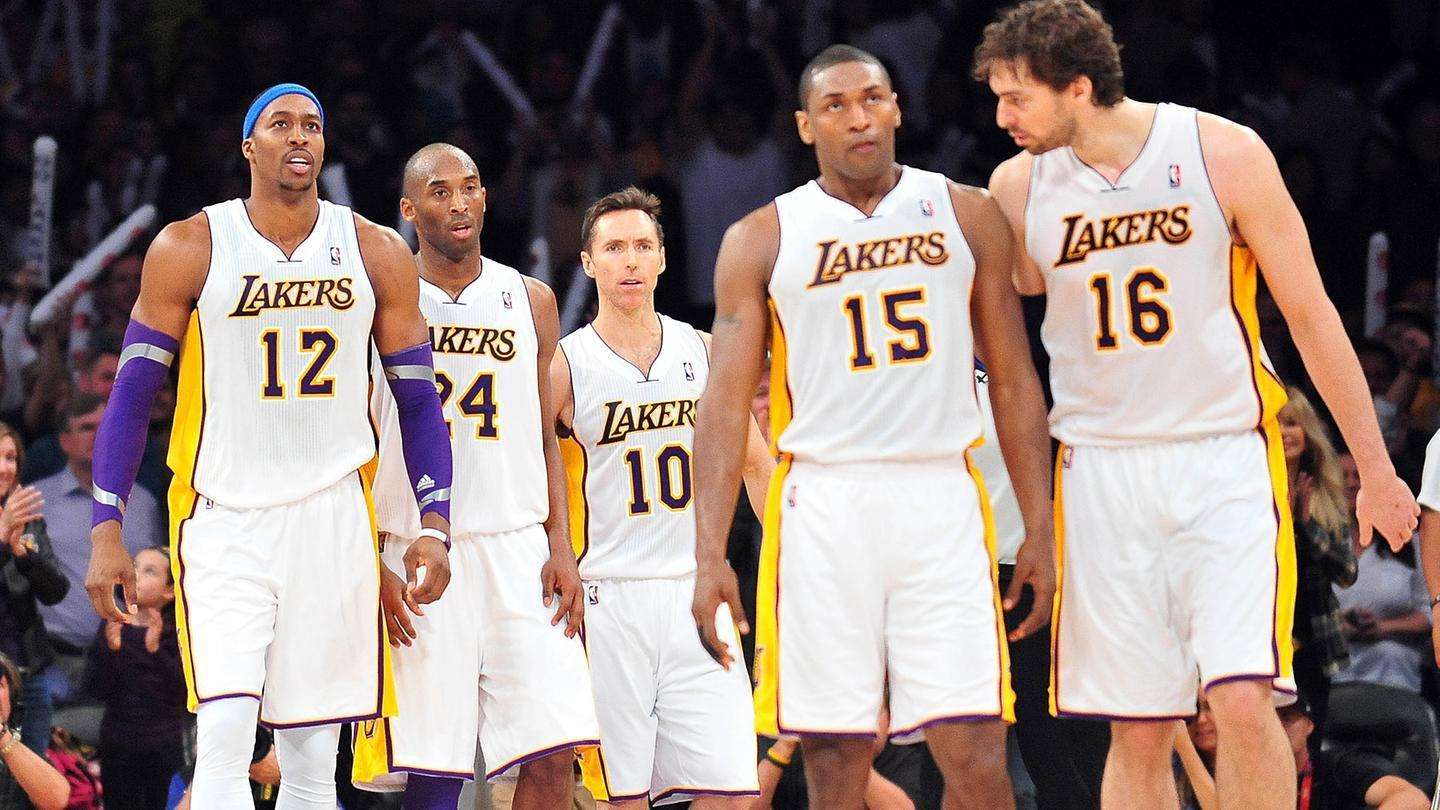 湖人f4前51场24胜27负,本赛季也24胜27负)