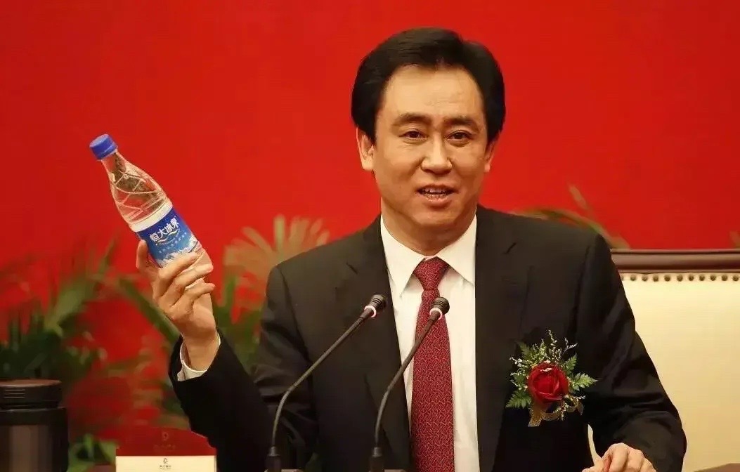 而许老板顺势提出恒大冰泉的目标:当时那种场面,确实令人激动.