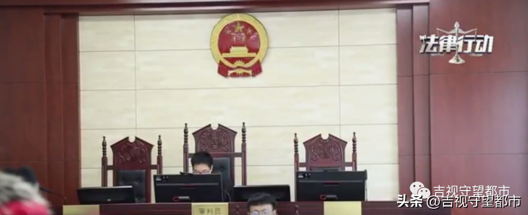 守望都市最近一期（一言不合起爭(zhēng)執(zhí)，女子竟搶奪客車方向盤...）