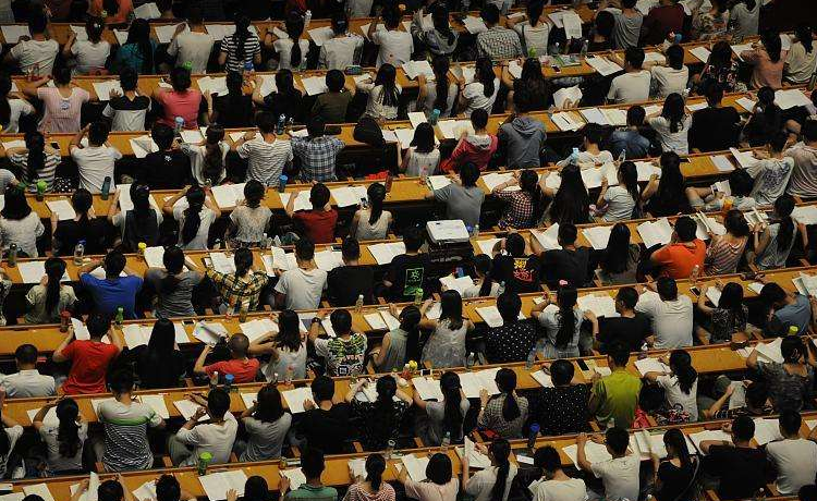 “抱歉，只有博士享受140万安家费”，低学历的廉价，无处不在