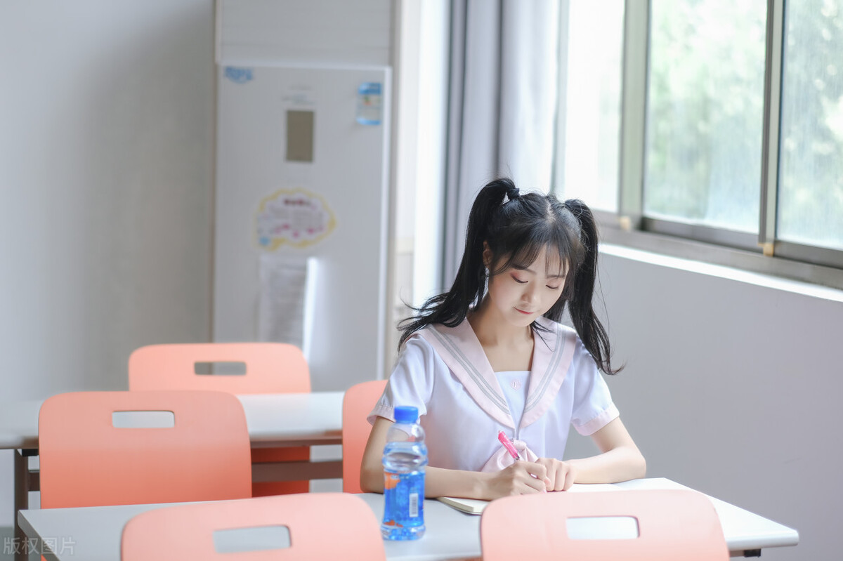 校园往事1：那个女孩有点害羞