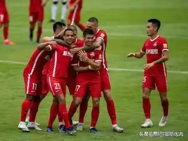 中超在职业赛里是什么水平（对于上赛季中超18支球队的一些个人看法）