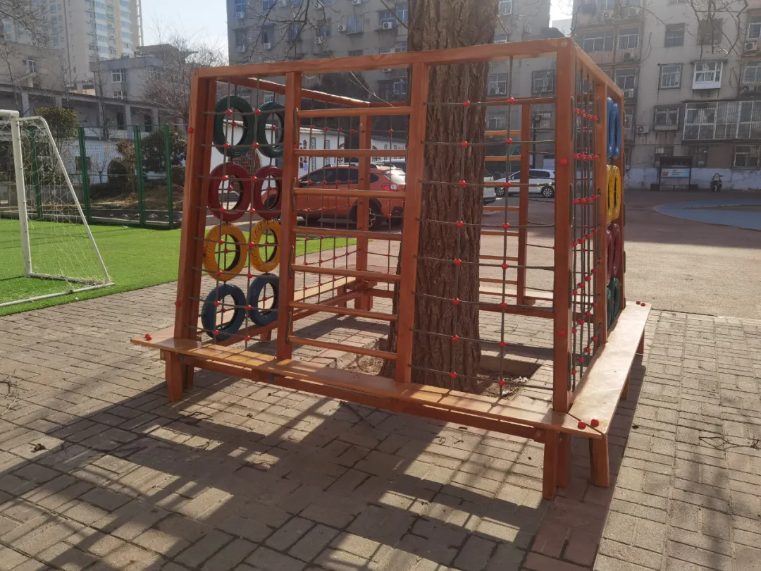 疫情下的众生相丨疫情暴发前夕，一小学校长做出艰难抉择