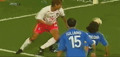 意大利韩国足球事件（红牌、围攻裁判，一哭二闹三上吊，韩国人还真把卡塔尔当本土了）