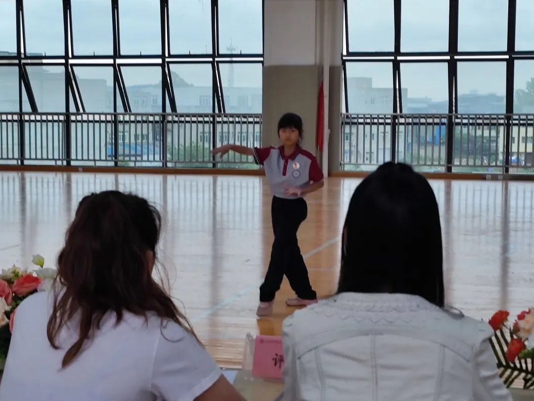 美在附小——记天府新区新兴中学附属小学开展第一届艺术节
