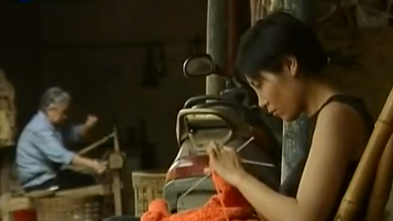 美国黑人留学生娶四川单亲妈妈，还打六份工，养妻子前男友的父母