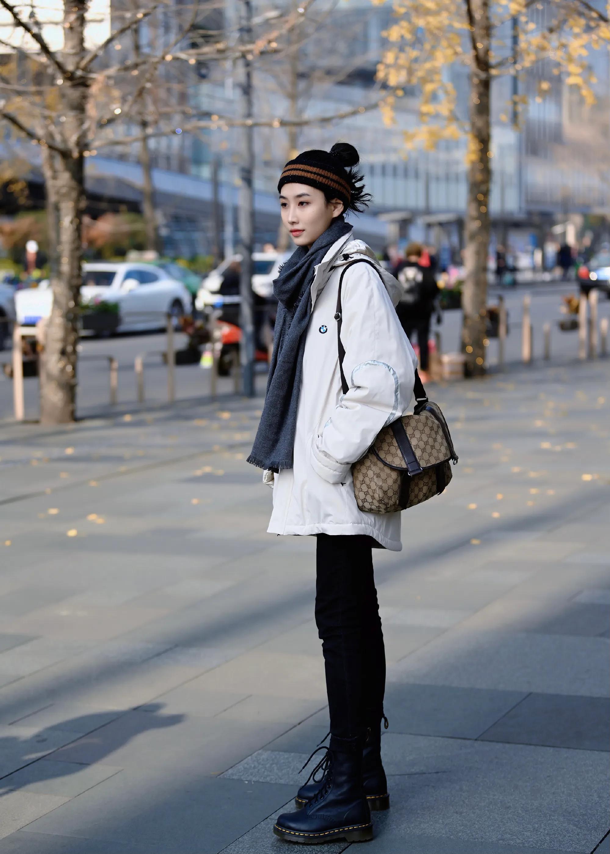 看街拍 识包包:gucci哪些包款最受欢迎?10组穿搭告诉你