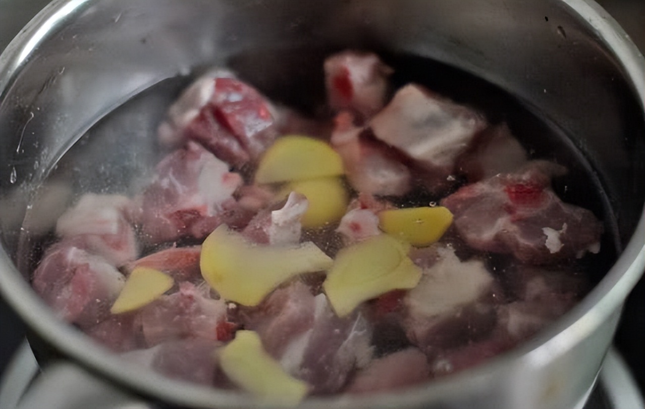 紫菜虾皮汤的做法(“白露喝3汤，不劳医生开处方”，早上喝一碗，滋补降燥解秋馋)