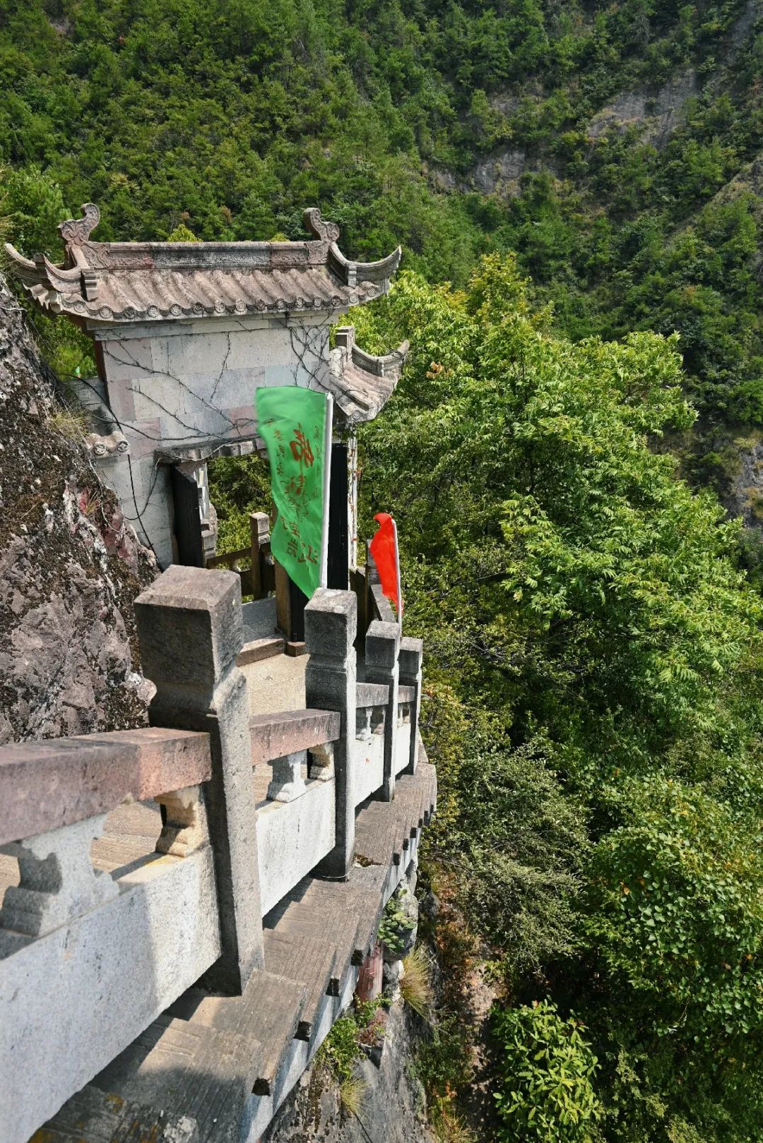 他们看上去有点软(建德游记一 | 大慈岩 | 江南悬空寺)