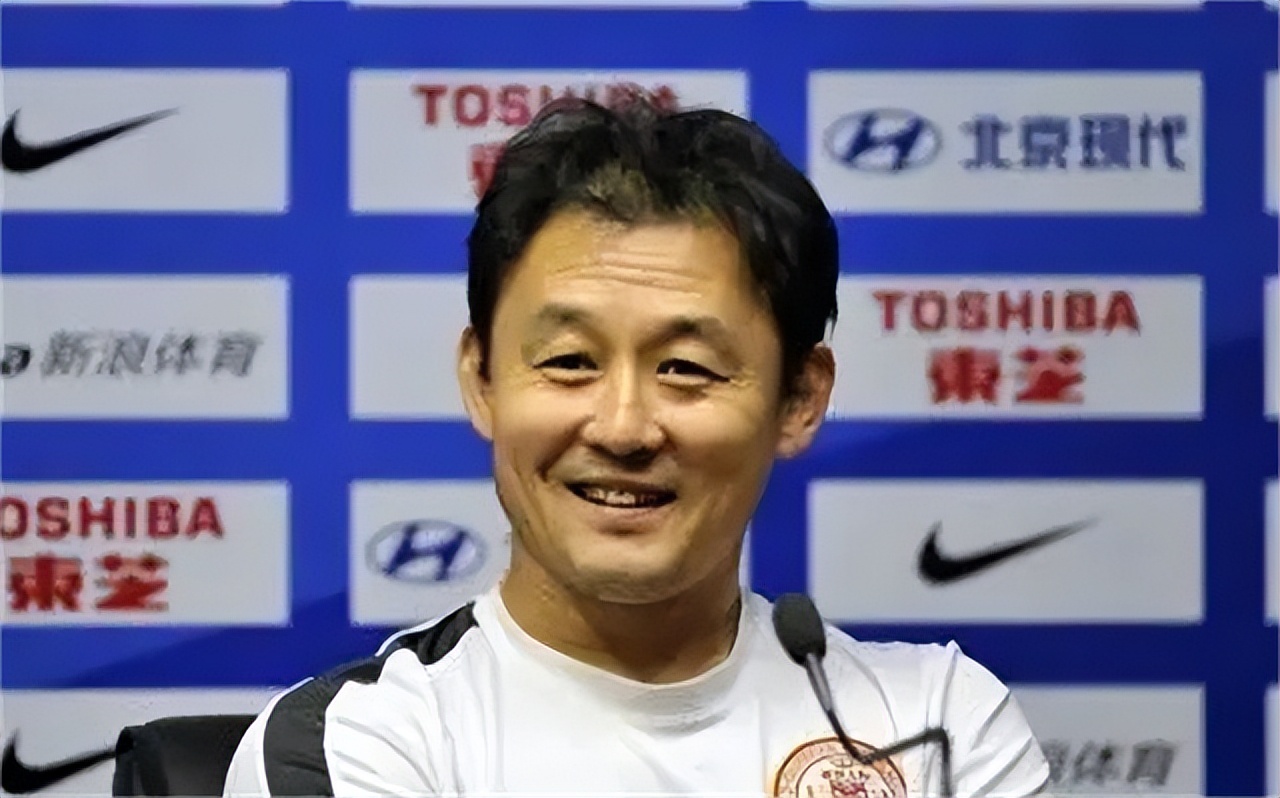 足球运动员简介(已退役的孙继海,足球生涯亮点不断,他老婆是个川妹子