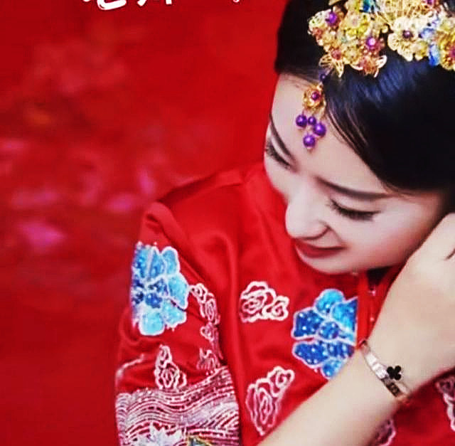 这个男生做了同学不敢做的事，娶了大自己9岁的老师，生了双胞胎