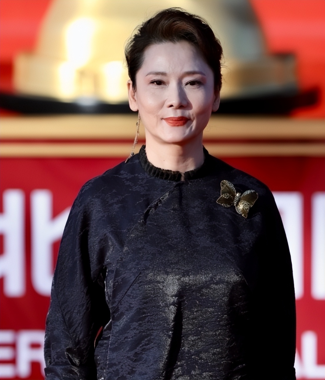 因长相太美无人敢追,父亲为她一辈子光棍,何赛飞魅力究竟有多大