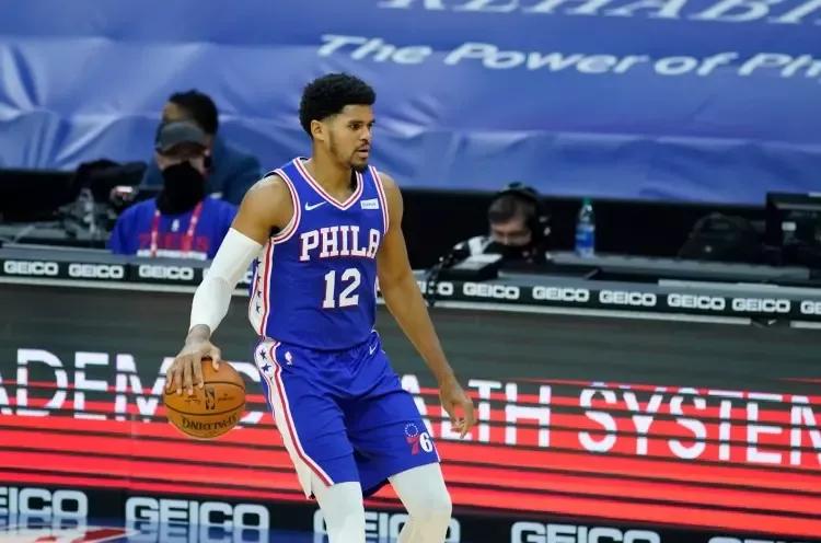 76人vs热火（76人惜败热火！三巨轰70分，哈登错失绝杀，塔克回暖，哈里斯拉胯）