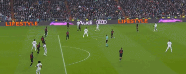 典礼中场的由来（典礼中场-中场位置的完美模板，巨舰起航的关键助力）