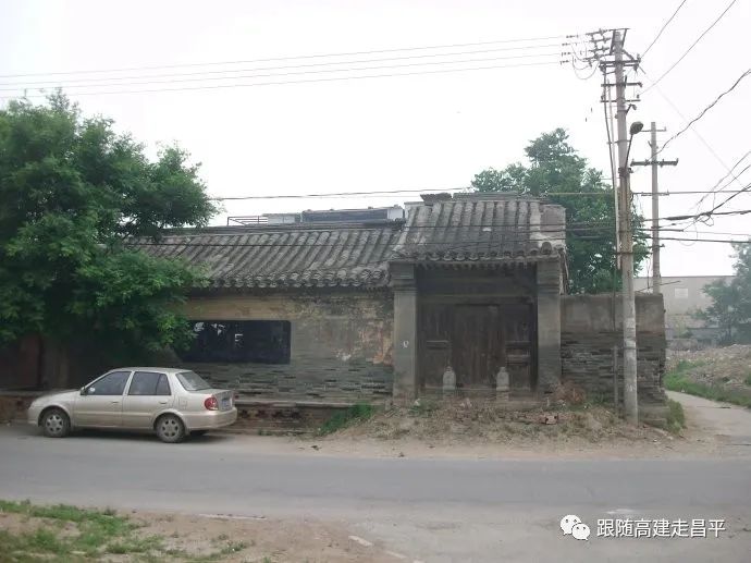 由著名导演执导的三部影片中的昌平沙河镇的影像