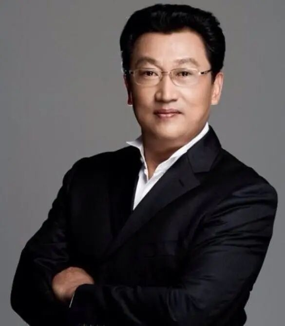 一直活跃在广东观众视野当中的五位资深主持人，谁的地位最高？