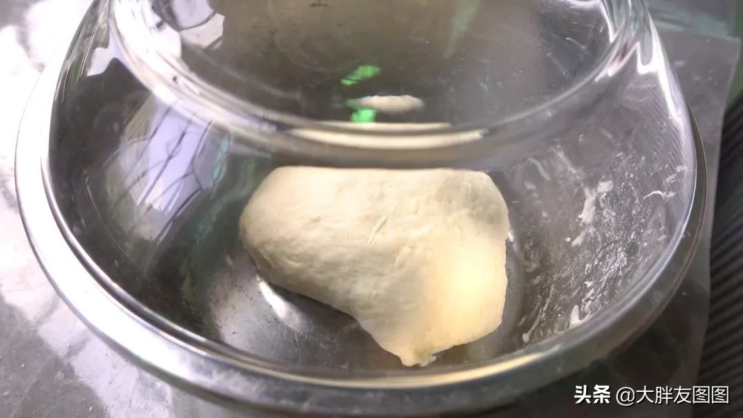 饼怎么做好吃（教你自制皮薄馅大的脆皮牛肉饼）