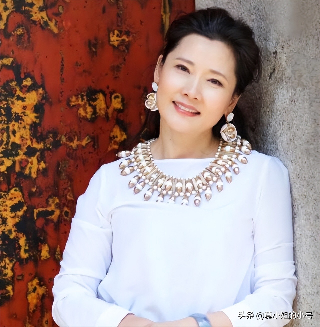 8位妈妈专业户，年轻时都是美人坯子，有人赛过初恋，最大67岁