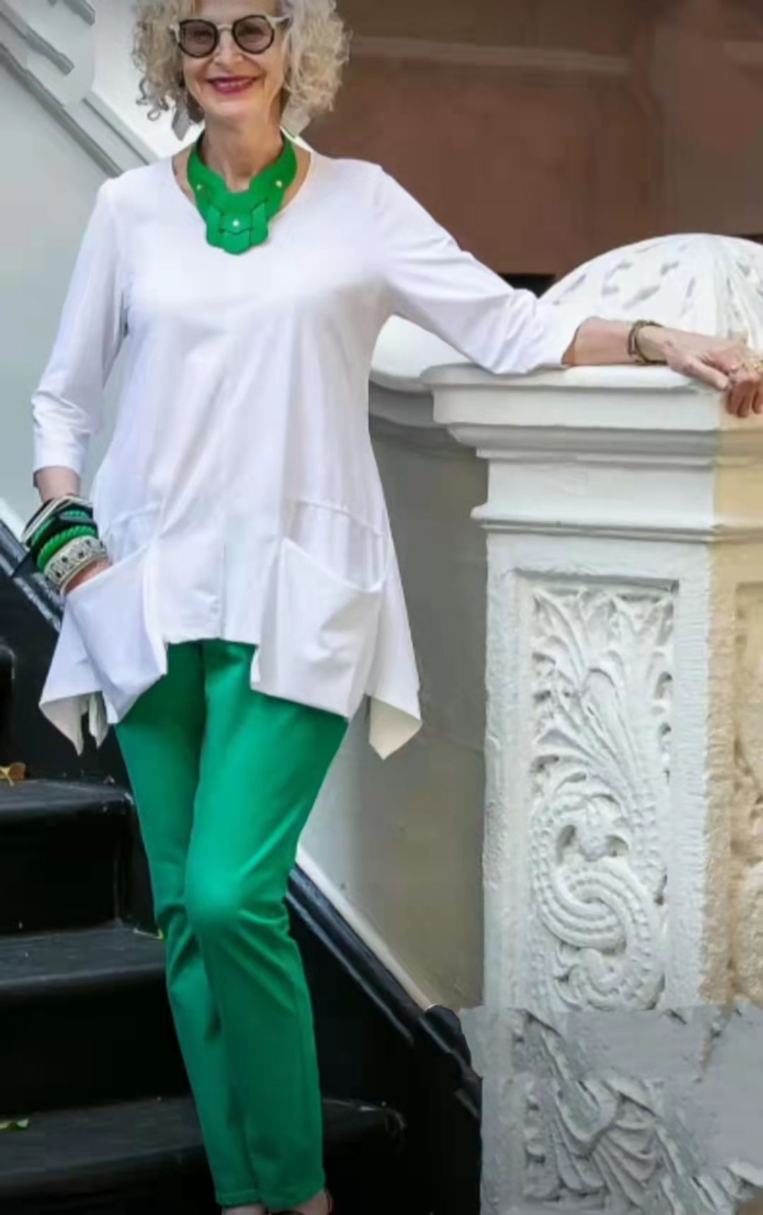 美女的白奶奶图片大全(看完这位) - 赤虎壹号