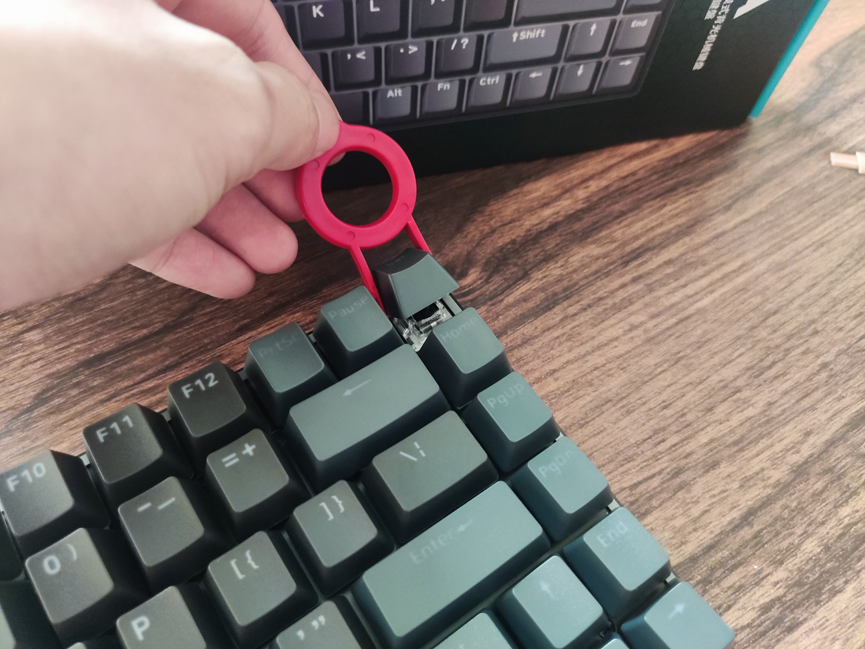 雷柏V700-8A多模无线游戏机械键盘：这才叫全能机械键盘