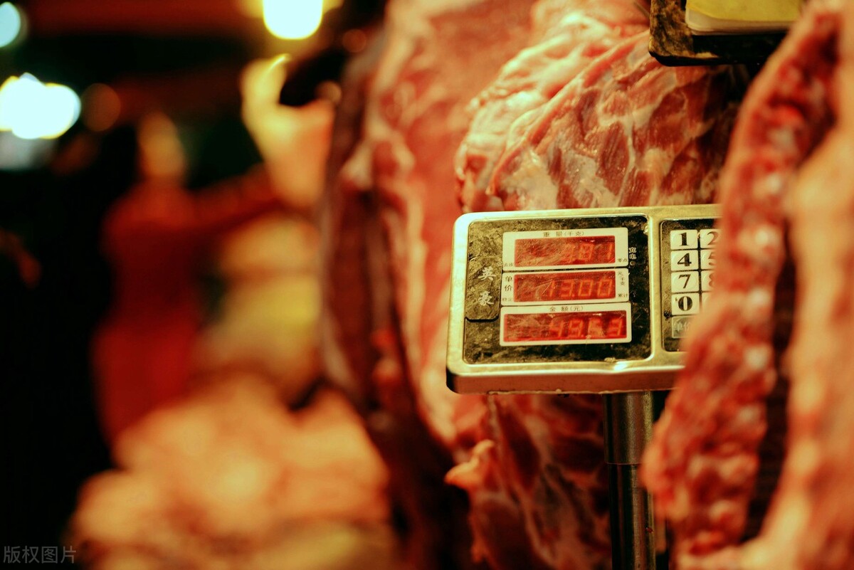 生猪价格又要“变脸”，屠宰场不要猪，散养户不卖，4月27日猪价