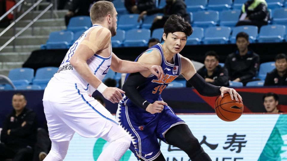 高登cba以前在哪里(从最佳球队到MVP，CBA前两阶段的8大奖项花落谁家？)