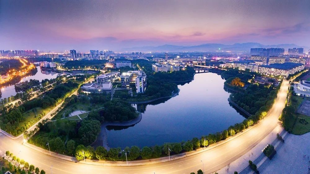 南昌大学青山湖校区(南昌大学青山湖校区北区)-爱妻自媒体